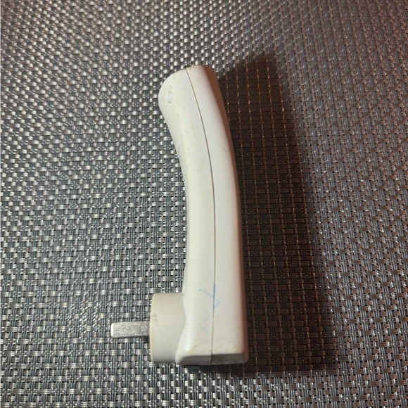 Energizer Emergency Flashlight Light Rechargeable Weather Ready Compact Handheld - Picture 3 of 8